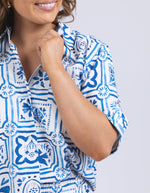 DOLCE TILE SHIRT - OCEAN TILE PRINT
